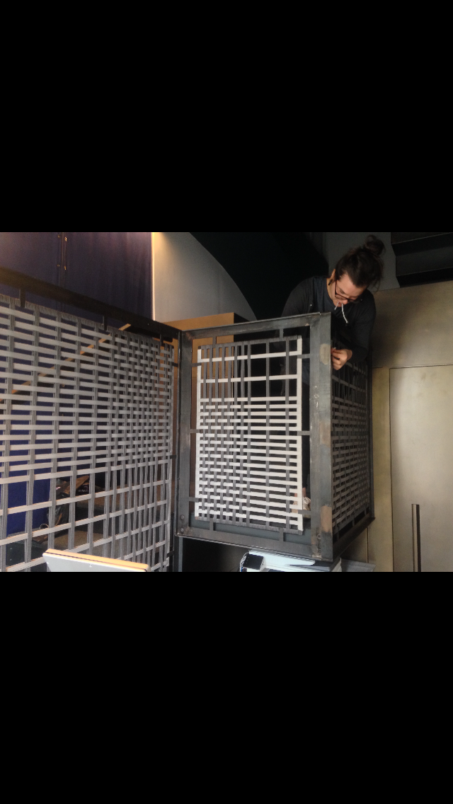 Rifinitura dell'intreccio dopo il montaggio dei moduli