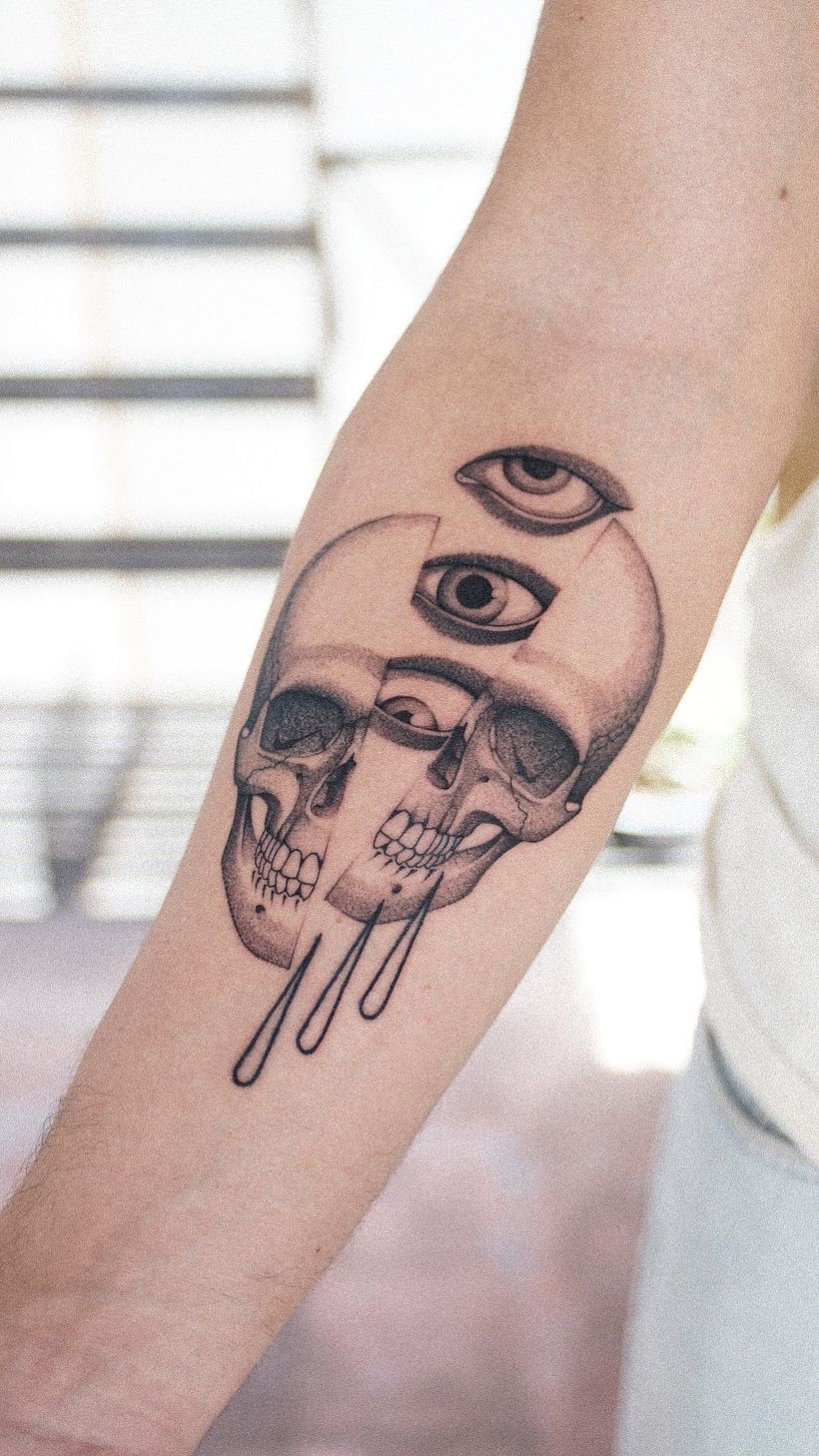 SURREAL SKULL 1