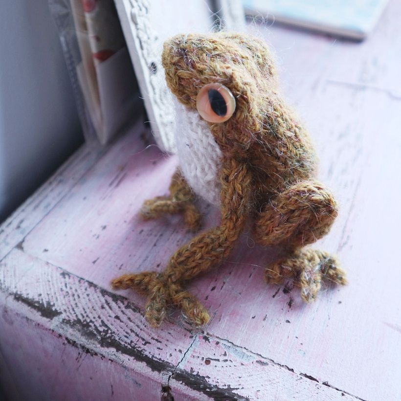 Frog knitting 9