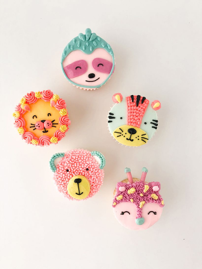 Here's a look at the cupcakes I made from the class. Aren't they so cute?
