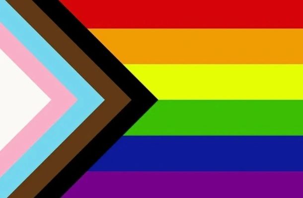 Dernière version du drapeau arc-en-ciel conçue par Daniel Quasar.