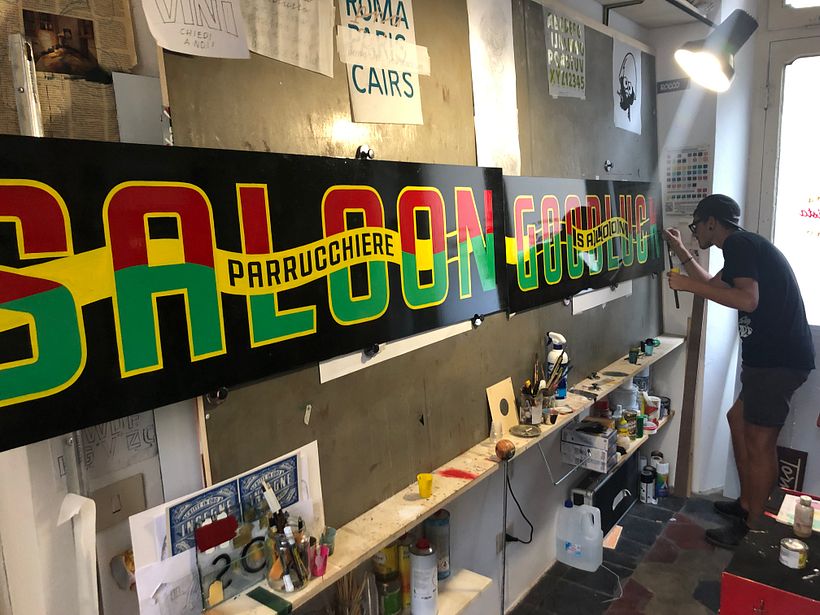 Insegna Goodluck Saloon, Torino