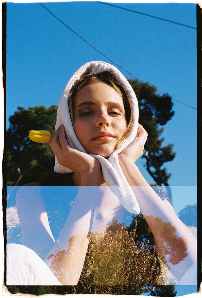 Para este editorial he utilizado mi cámara Contax 139 Quartz de 35 mm con carrete Kodak Portra 400.
