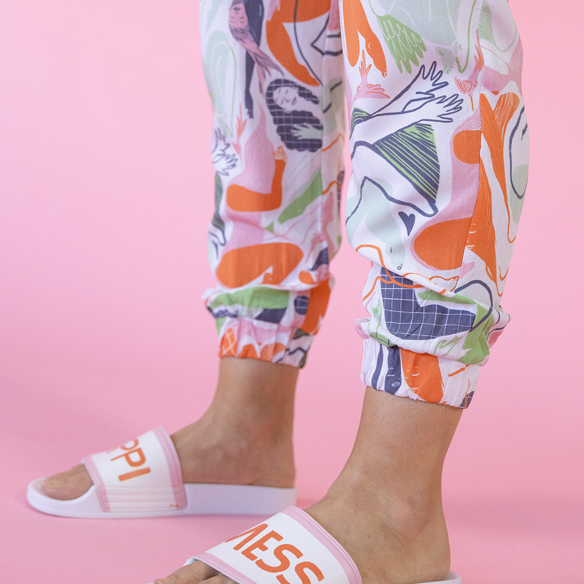 Pantalón y ojotas "Amazonas" (2021)