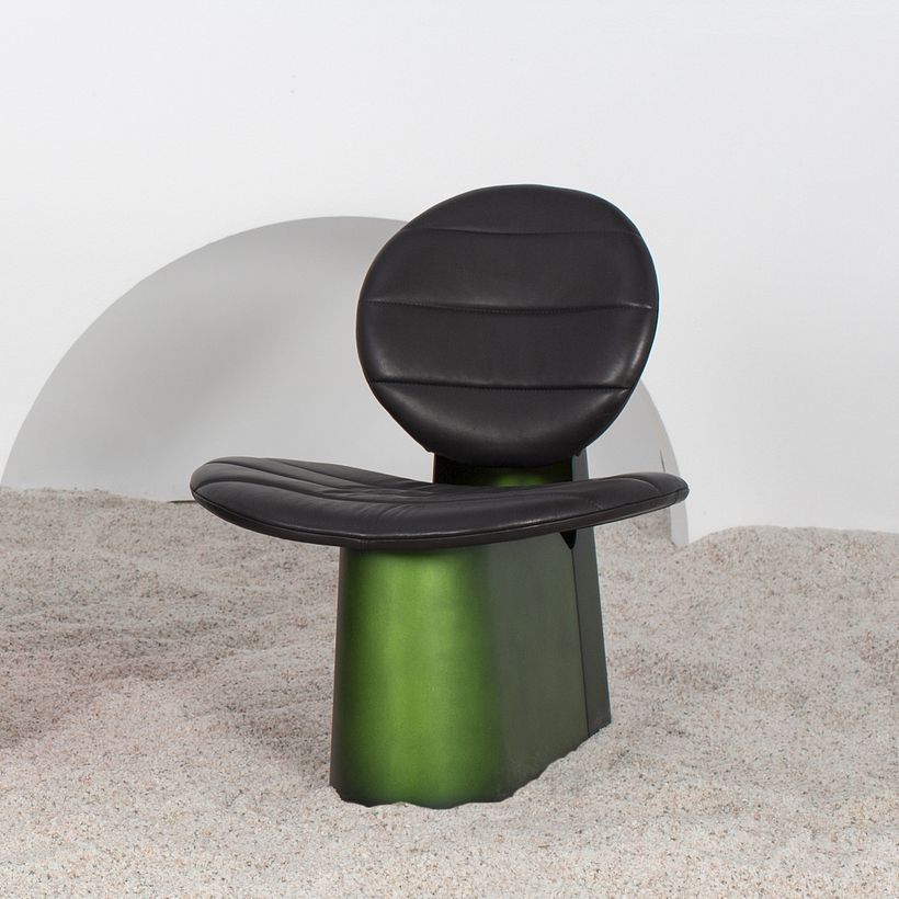 Pilota is made of two metal shells