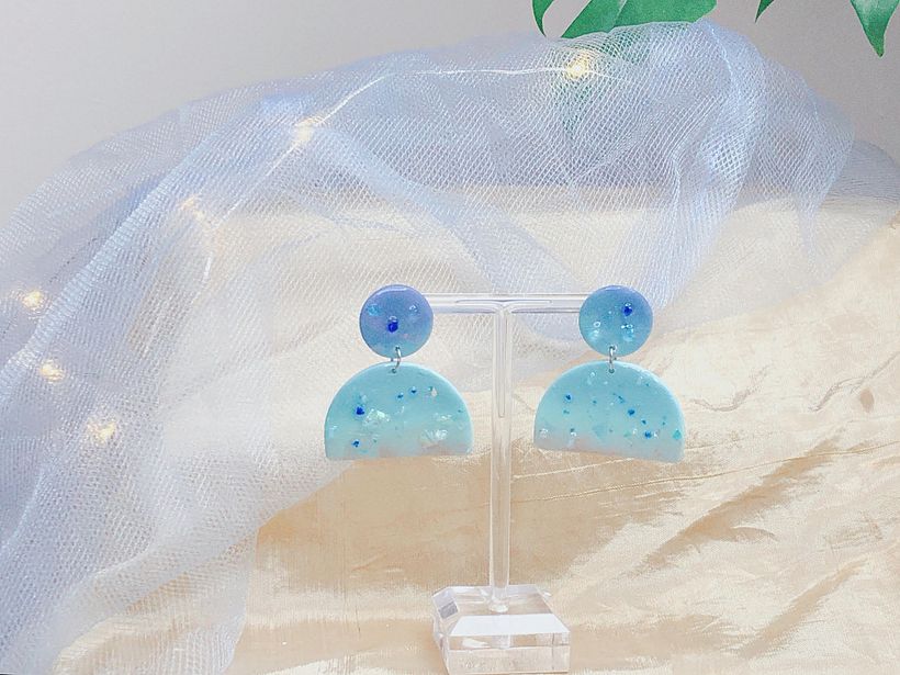 Creating Earrings for Mills & Boon Campaign - Diseño de complementos