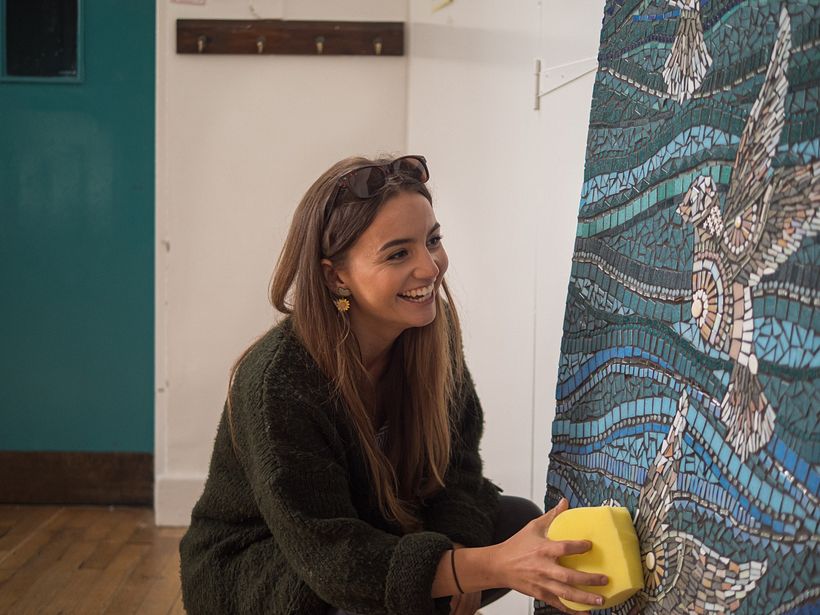 Creating Mosaic Murals within the Community  - Handwerk