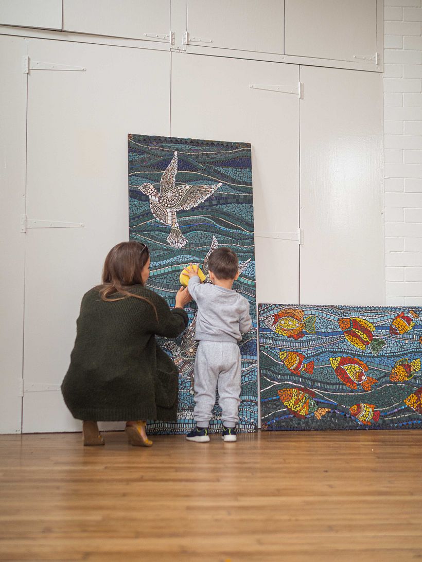Creating Mosaic Murals within the Community  - Handwerk