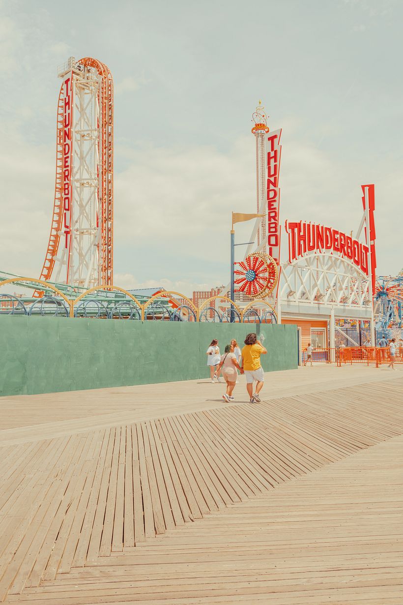 Foto editada de — Thunderbolt Coney Island, junho de 2022