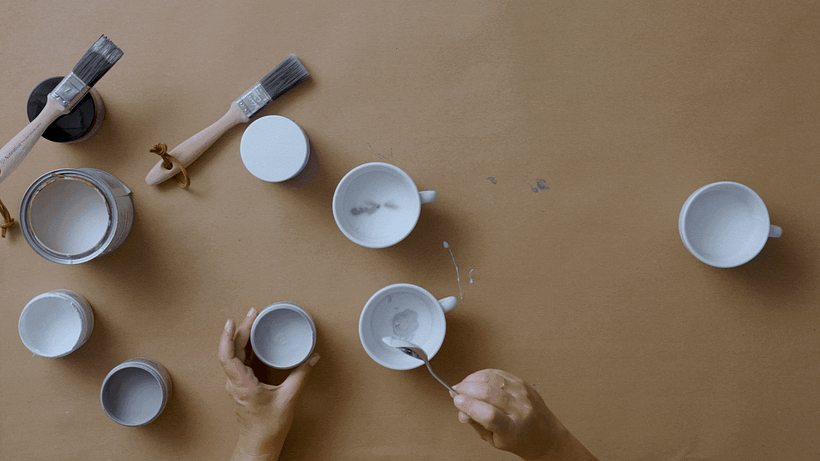 Debes mezclar un 80% de glaze con un 20% de pintura para conseguir un acabado translúcido.
