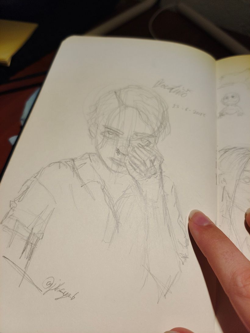 Dibujos. (Ya sea bocetos como completos.)  4