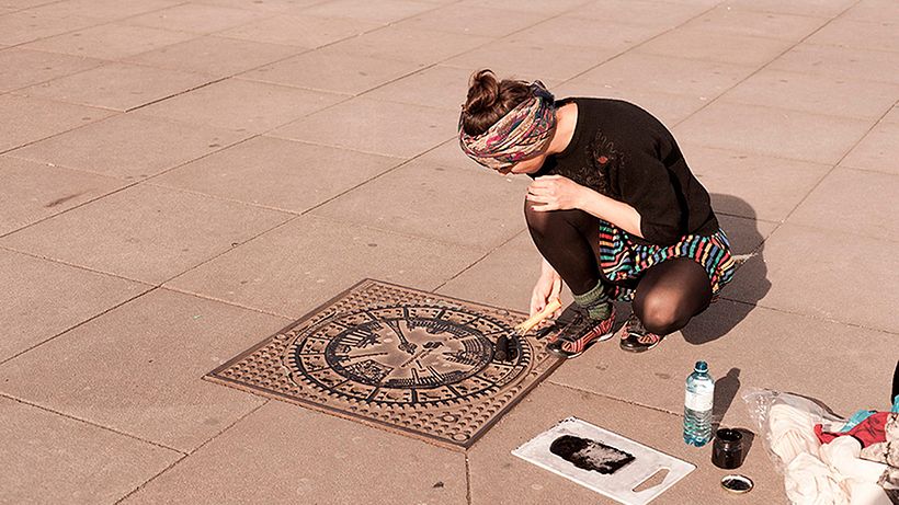Raubdruckerin bei der Arbeit in Berlin