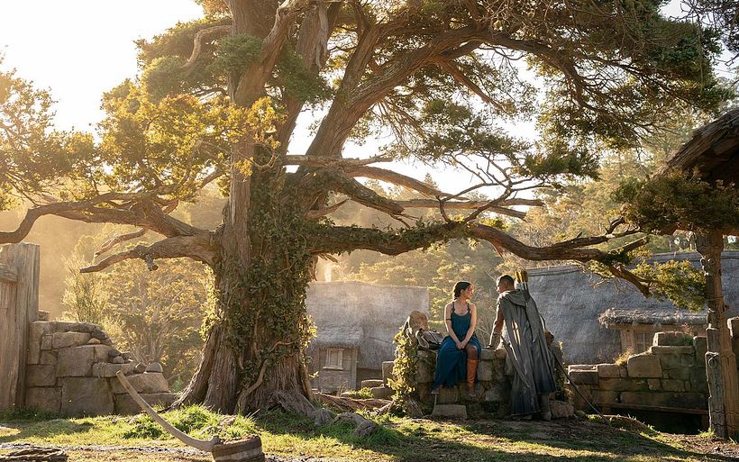 Arondir and Bronwyn. Image: Ben Rothstein / Prime Video.