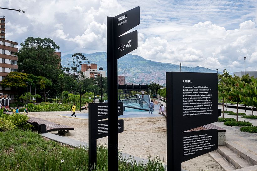 Diseño de señalética Parques del Río Medellín 3