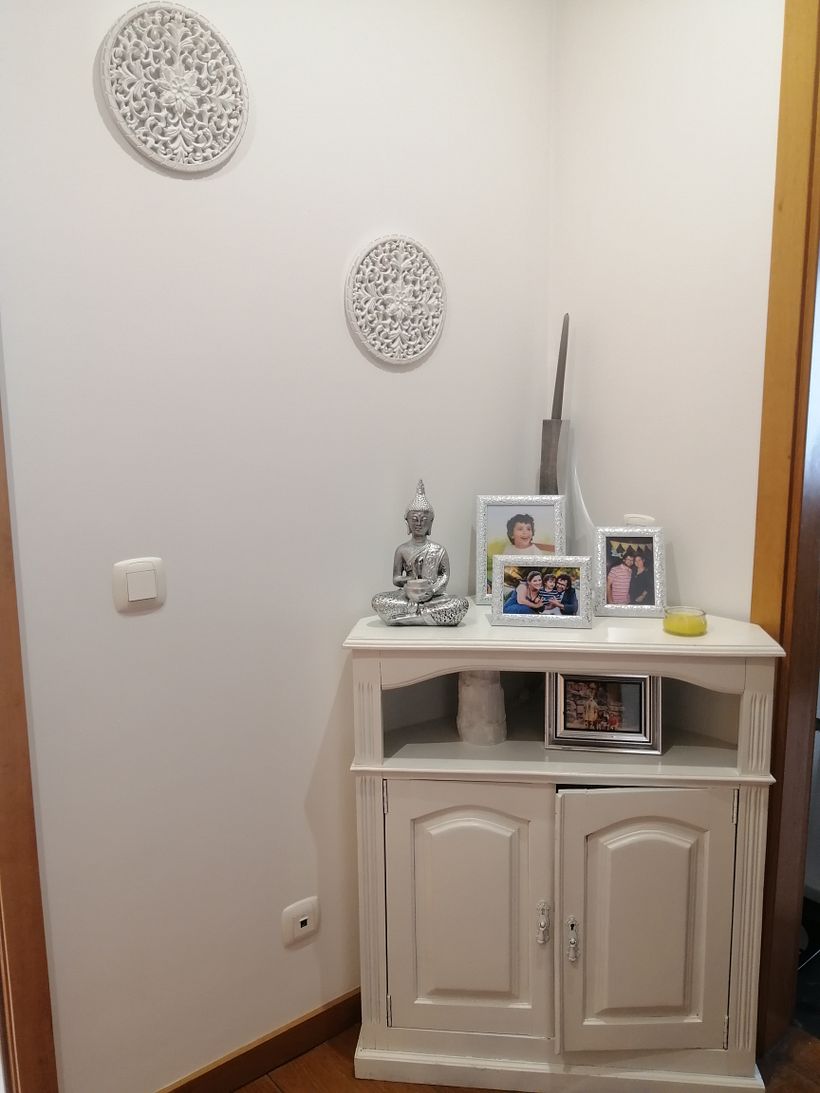 Móvel com mais de 60 anos, construido pelo avô do meu Marido e restaurado por mim... Encontra-se no hall dos quartos da nossa
