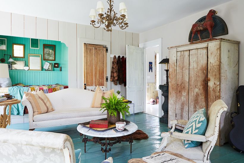 Floor color came from an original painted board uncovered during restoration.