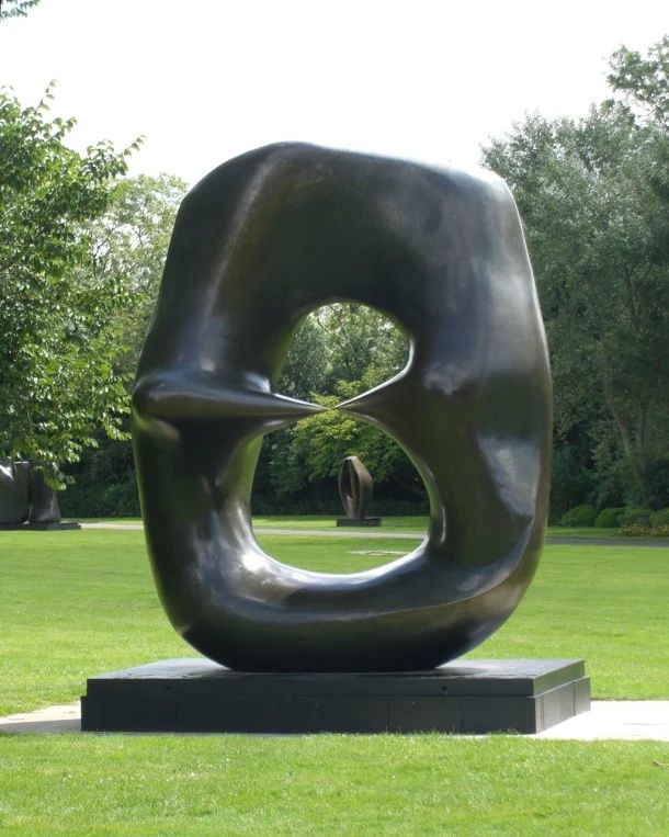 Ovale à pointes (1968-70). Image : Jynto sur Wikipédia.