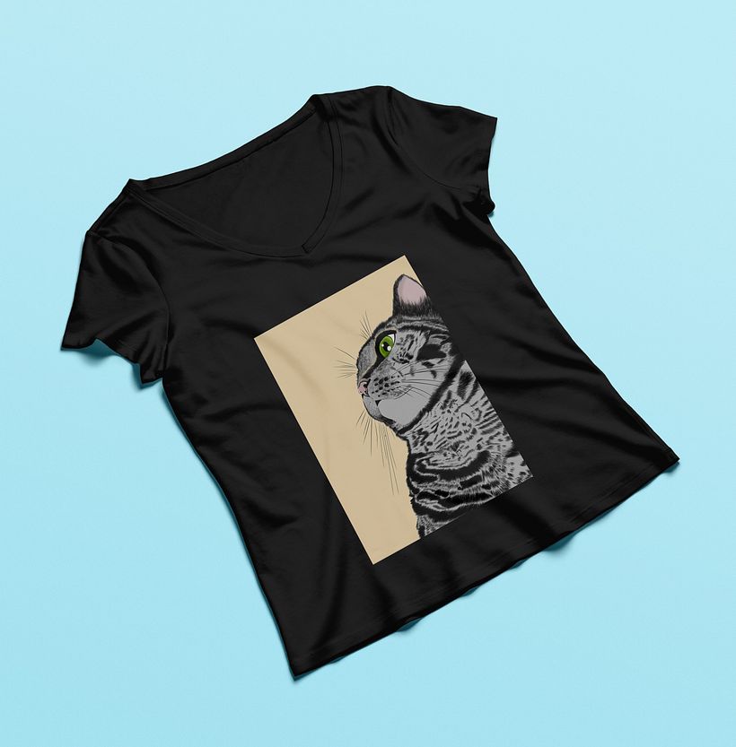 Diseño camiseta estampada sobre color negro.