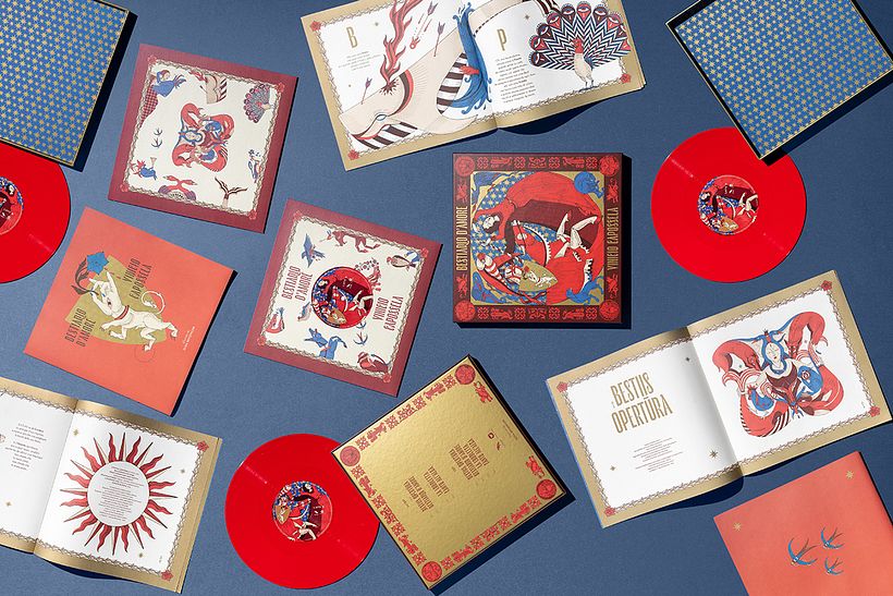 il cofanetto aperto con il suo contenuto: vinile nella sua tasca e booklet 