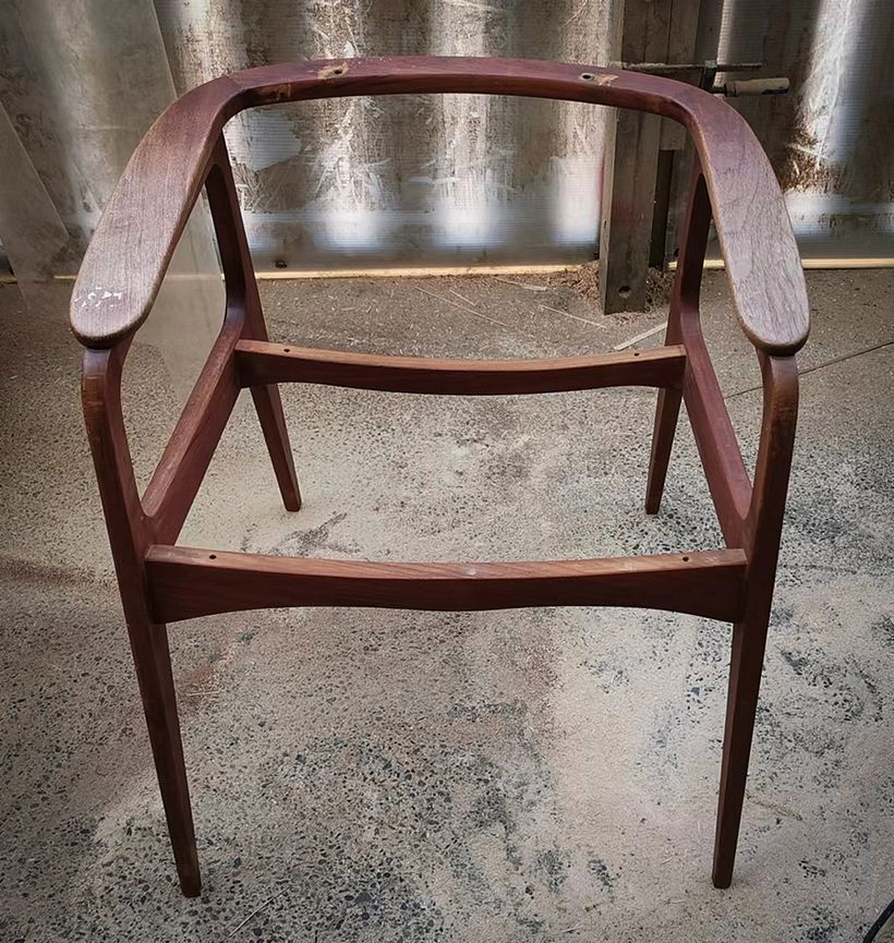 A frame got from an auction for $10. The curves on the rails posted some challenges for weaving.