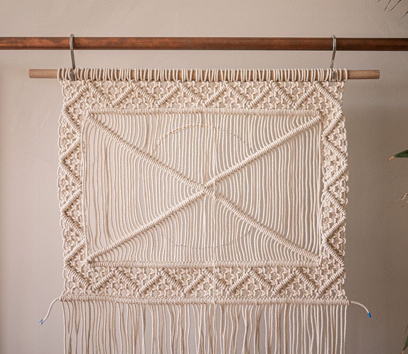 Before starting on the woven details I used a thin string and tied vertical clove hitches to outline the shapes in the middle
