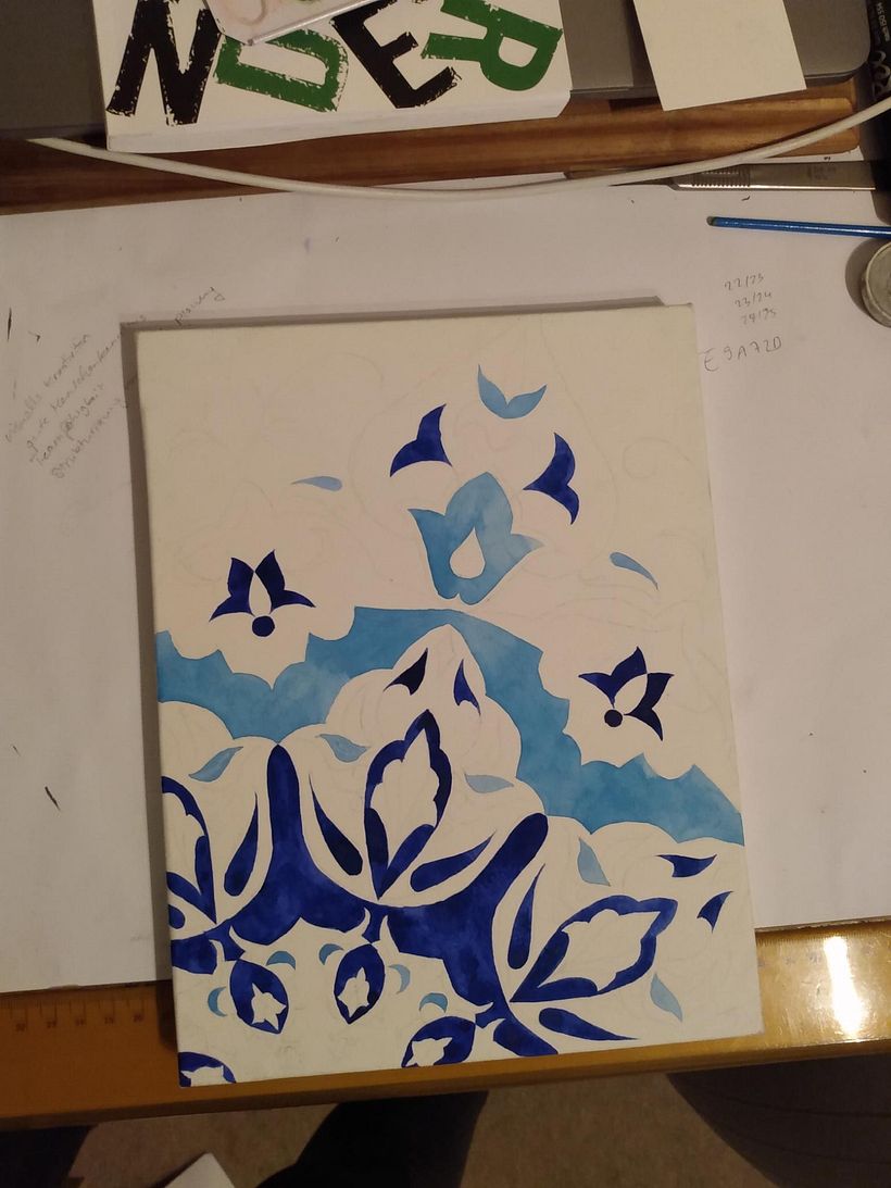 Einen Ausschnitt habe ich auf das Papier mit Bleistift übertragen und die großen Flächen ausgemalt