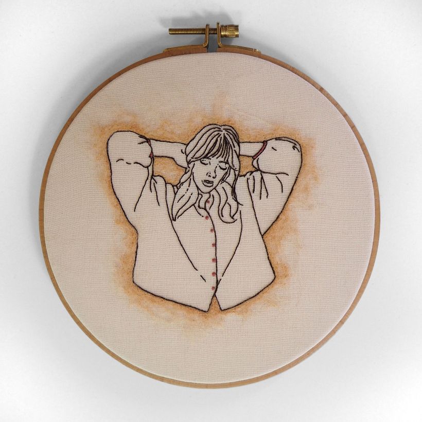 A very light needlefelted outline requires a light touch with a finer needle