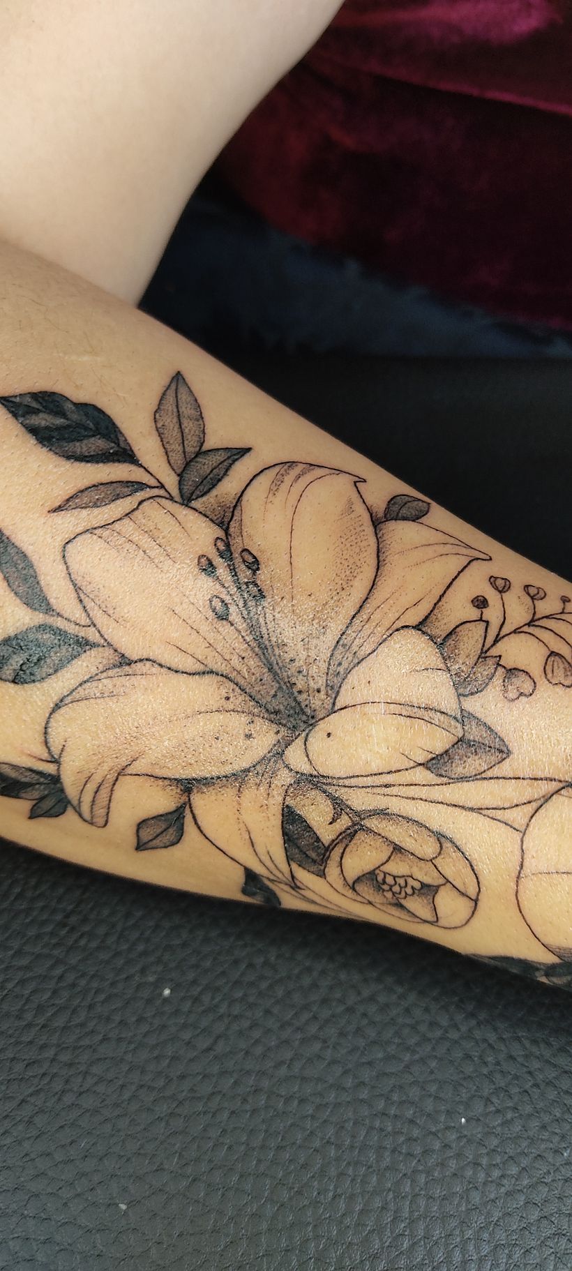 Meu projeto do curso: Tatuagem botânica com pontilhismo 2