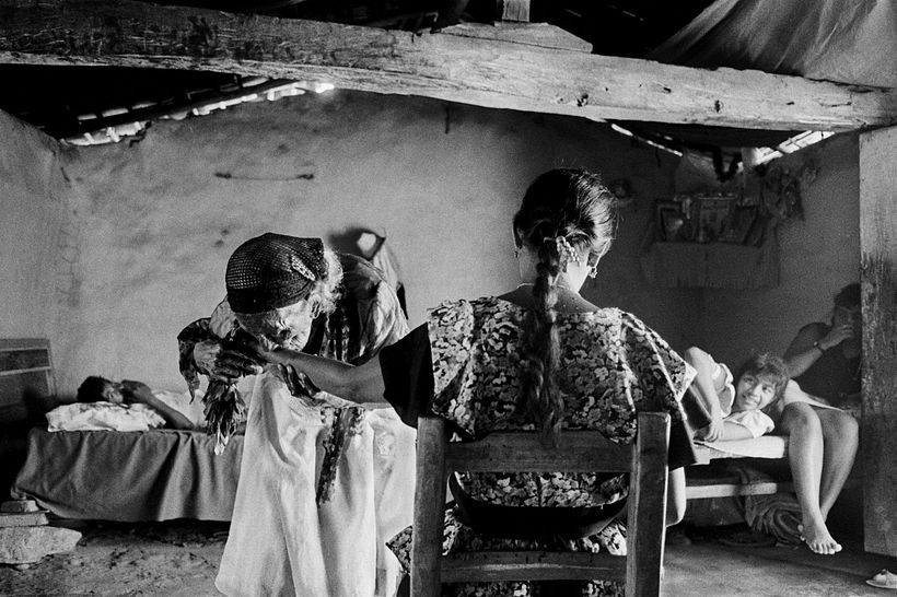 Fotografía de la serie 'Tierra Negra', de Maya Goded.