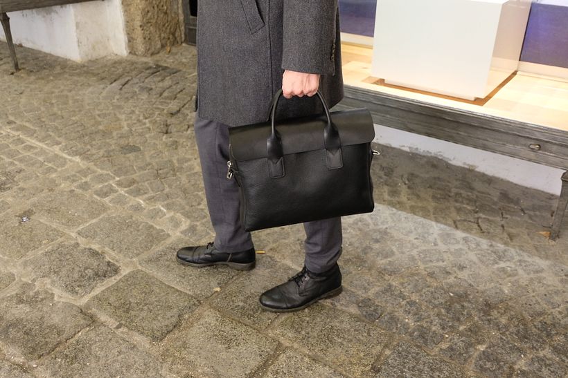 Handstitched classic messenger bag  2