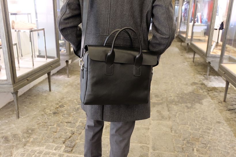 Handstitched classic messenger bag  3