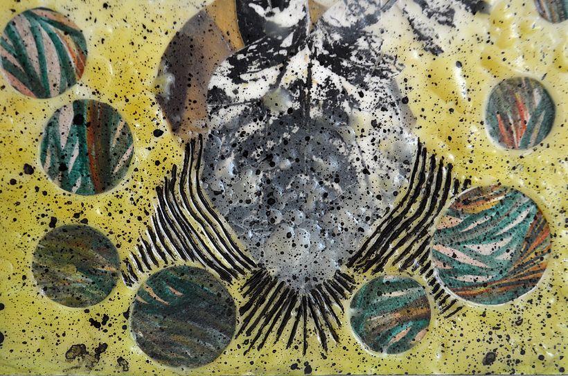 Collage Encáustico, técnica mixta sobre bastidor de madera. Titulada: Embuste del nimbo 6