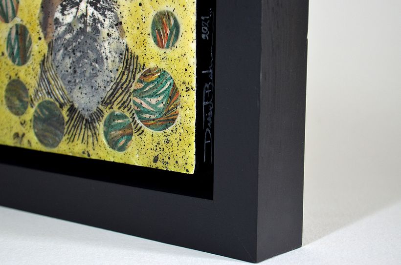 Collage Encáustico, técnica mixta sobre bastidor de madera. Titulada: Embuste del nimbo 12