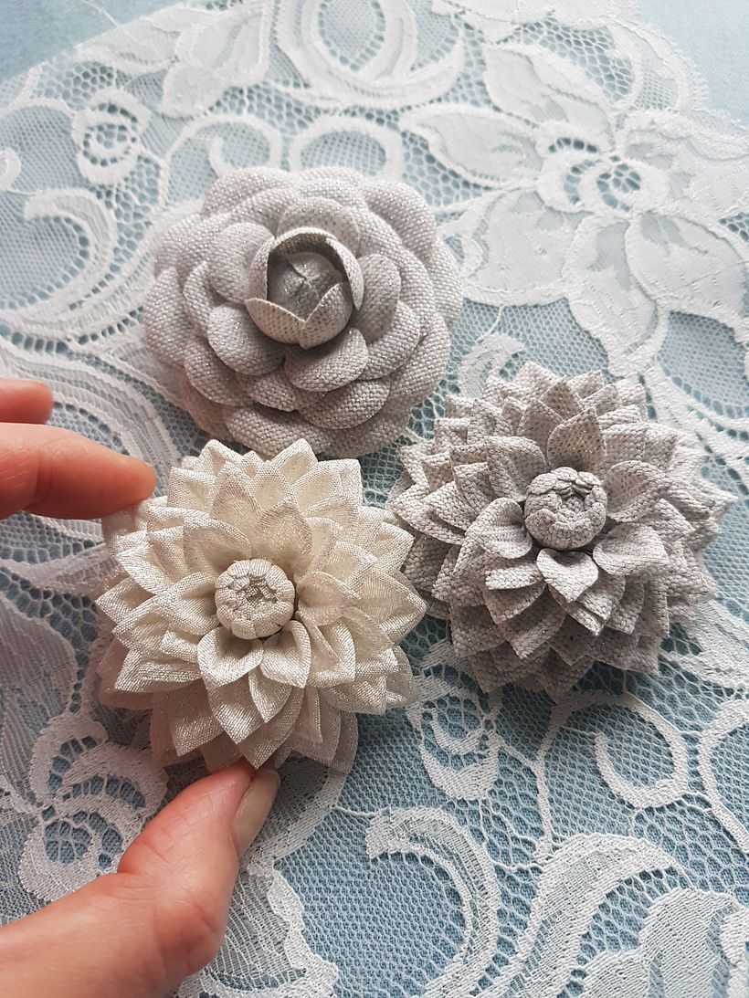 Small linen and cotton brooches