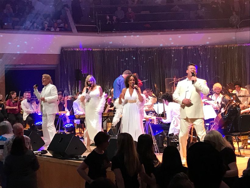 Sometimes the audience just has to dance too!