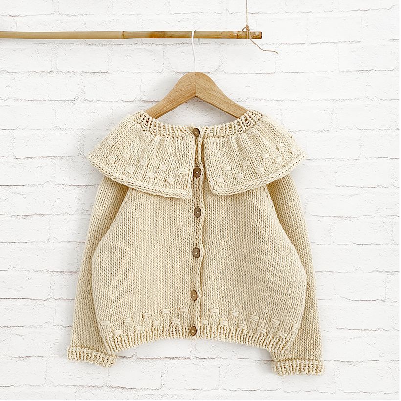 Versión Chaqueta del proyecto final con cuello de volante usando la técnica del levantado de puntos