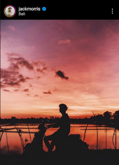 Fotografía con plano frontal, en golden hour.