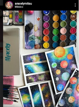 Fotografía tipo flat lay, plano cenital, con luz dura.