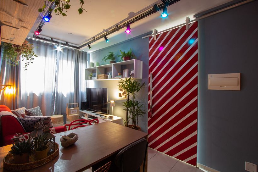 Sala de estar e jantar. Um palco para o shows do trio que mora nela. São Paulo/SP 4