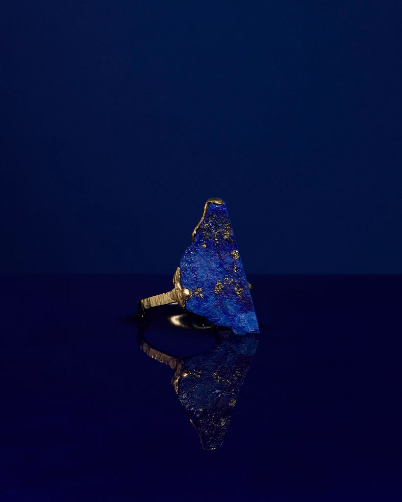 Bague Sommet Bleu : ©studio_onzeheuresonze Photo : ©laurahinstin Retouche photo : ©401paris