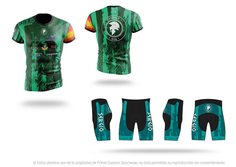 SERGIO OCR Diseño de equipaciones OCR, compuesta por camiseta técnica ajustable y mallas cortas.