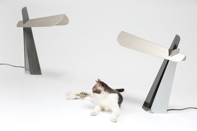 Made of 3 pieces in folded metal