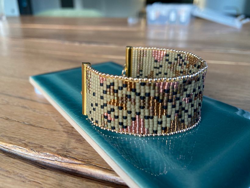 Mein Abschlussprojekt für den Kurs: Perlenschmuckdesign: Webe elegante Muster 1