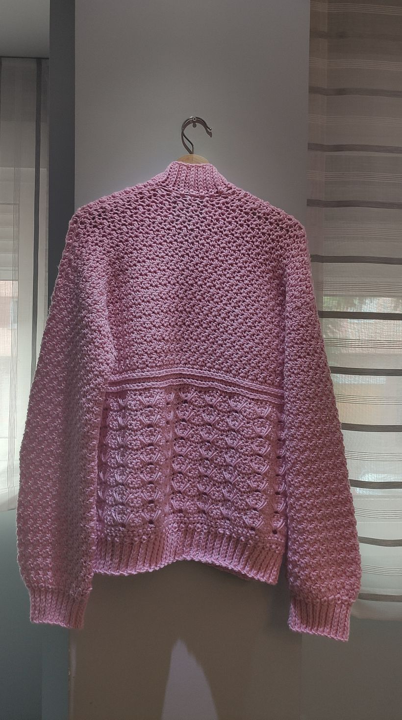 Me ha gustado muchísimo tejer éste cardigan, súper bien explicado todo  y me encantan las diferentes texturas que tiene, está