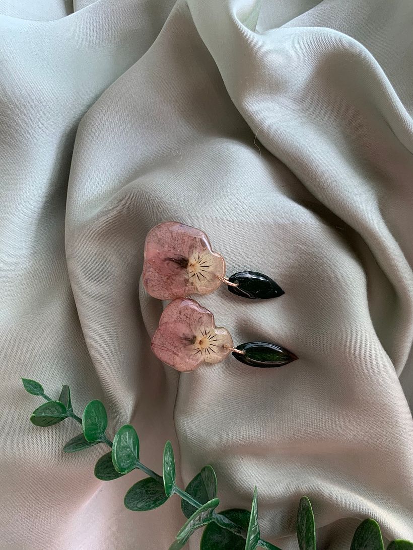 Oksana's (@shcherbynao11) project from the course, Resin Jewelry Design.