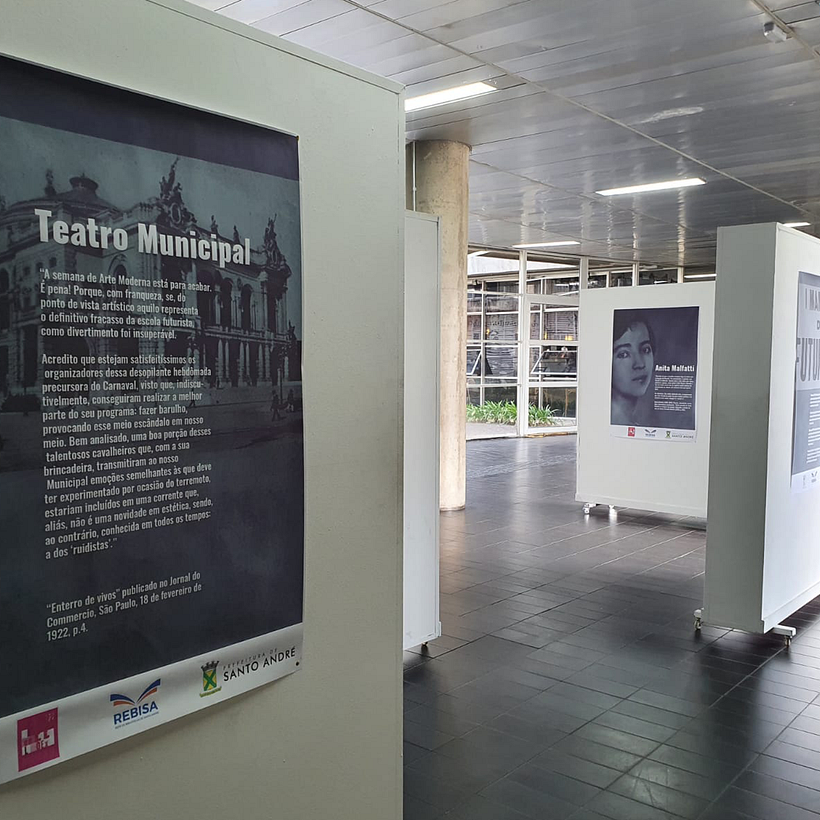 FOTO 1 DA EXPOSIÇÃO MEMÓRIAS DE 22, REALIZADA NO SAGUÃO DO PAÇO MUNICIPAL DE SANTO ANDRÉ, SÃO PAULO