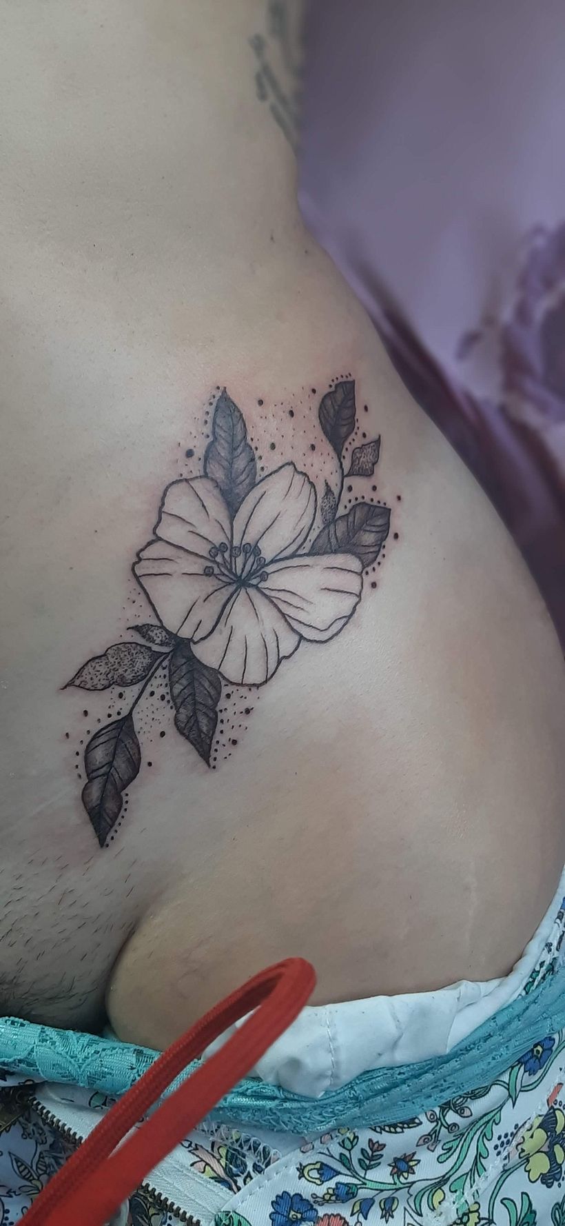 Mi proyecto del curso: Tatuaje botánico con puntillismo 3