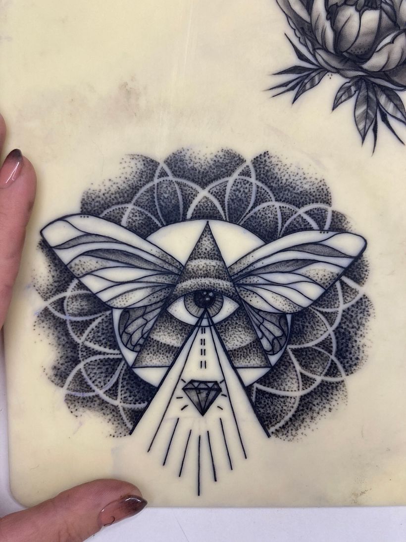 And since I liked the pointillism part i designed another tattoo to practice dotting.