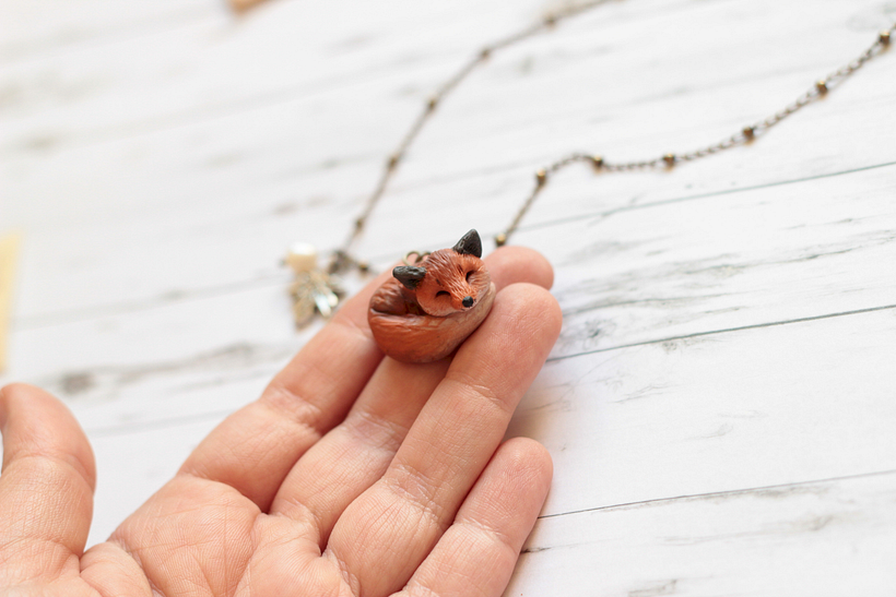 Colar Raposinha dorminhoca em Polymer Clay 1