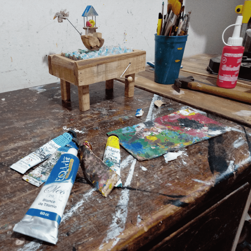 Lo pinte con óleos y le di un acabado con barniz